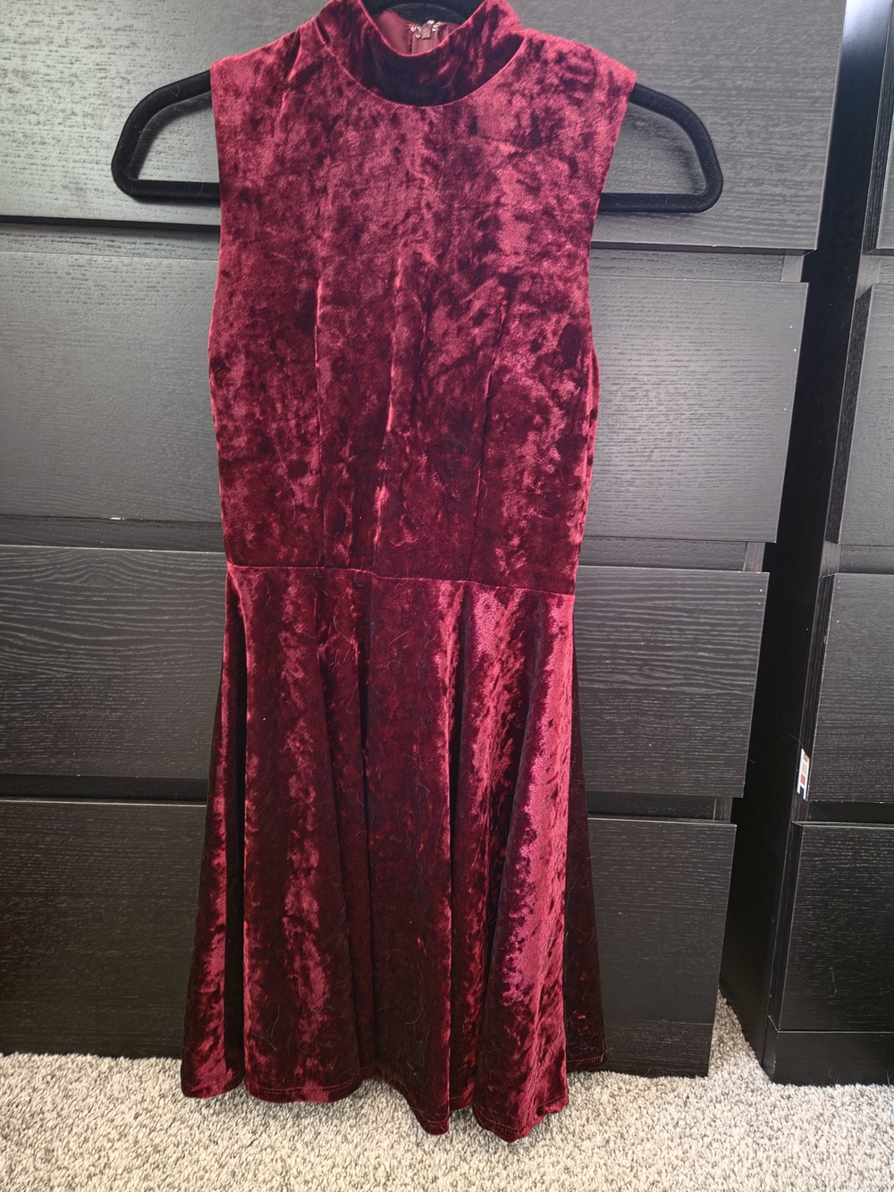 City Studio Sleeveless Velvet Midi Dress in Burgundy